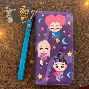 NWT Hocus Pocus Loungefly Wristlet Wallet